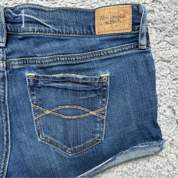 Abercrombie and Fitch Shorts Womens 4 Micro Low Rise Denim Perfect Stretch Dark - Picture 3 of 4